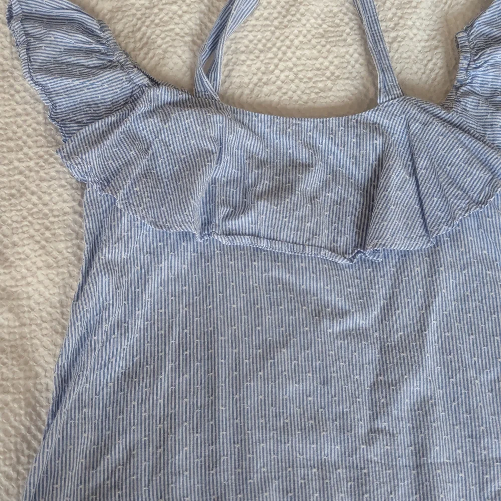 Off Shoulder Ruffle Blouse - Picture 4 of 5